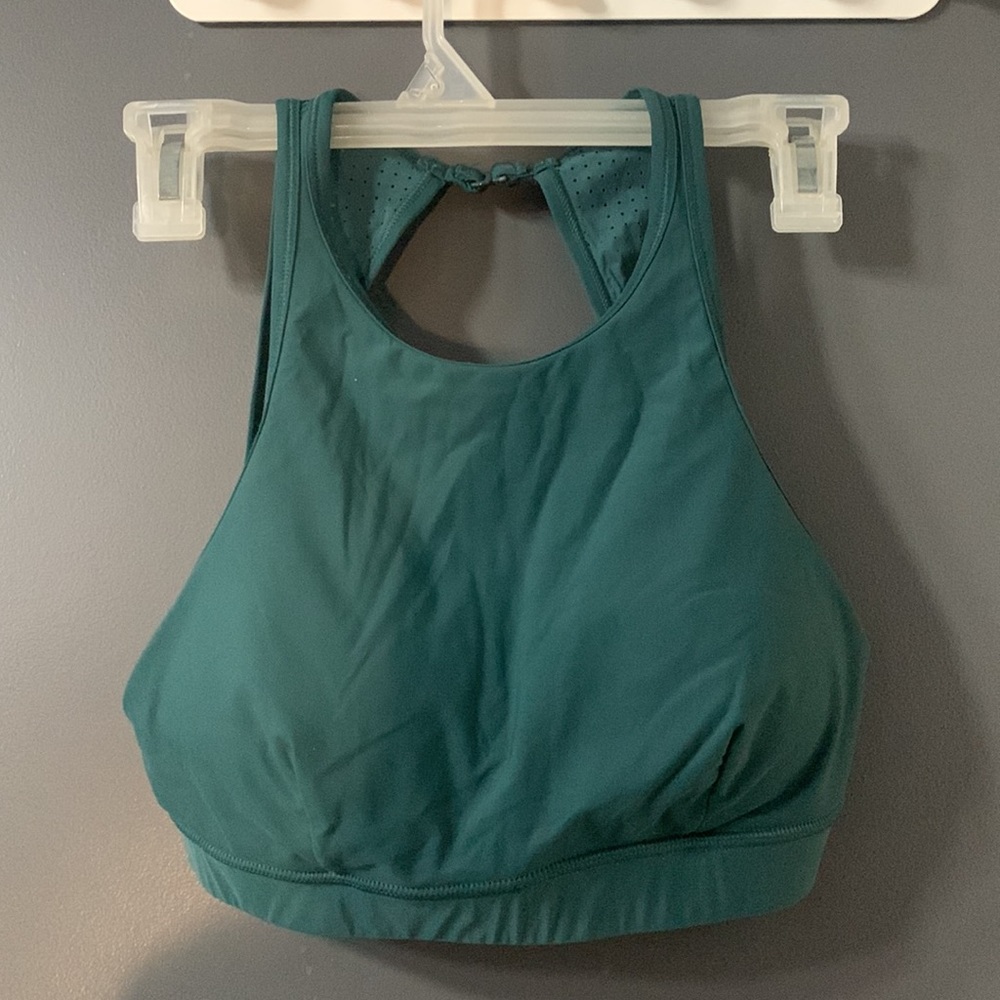 The Constant Green high neck sports bra size small